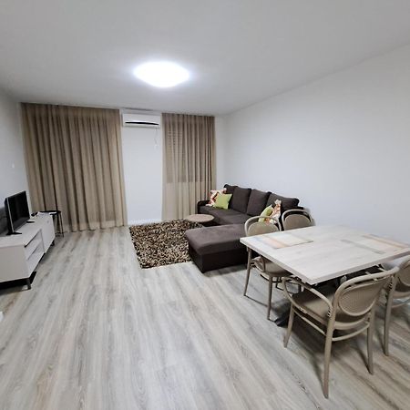 Ninas Apartments Мостар Стая снимка