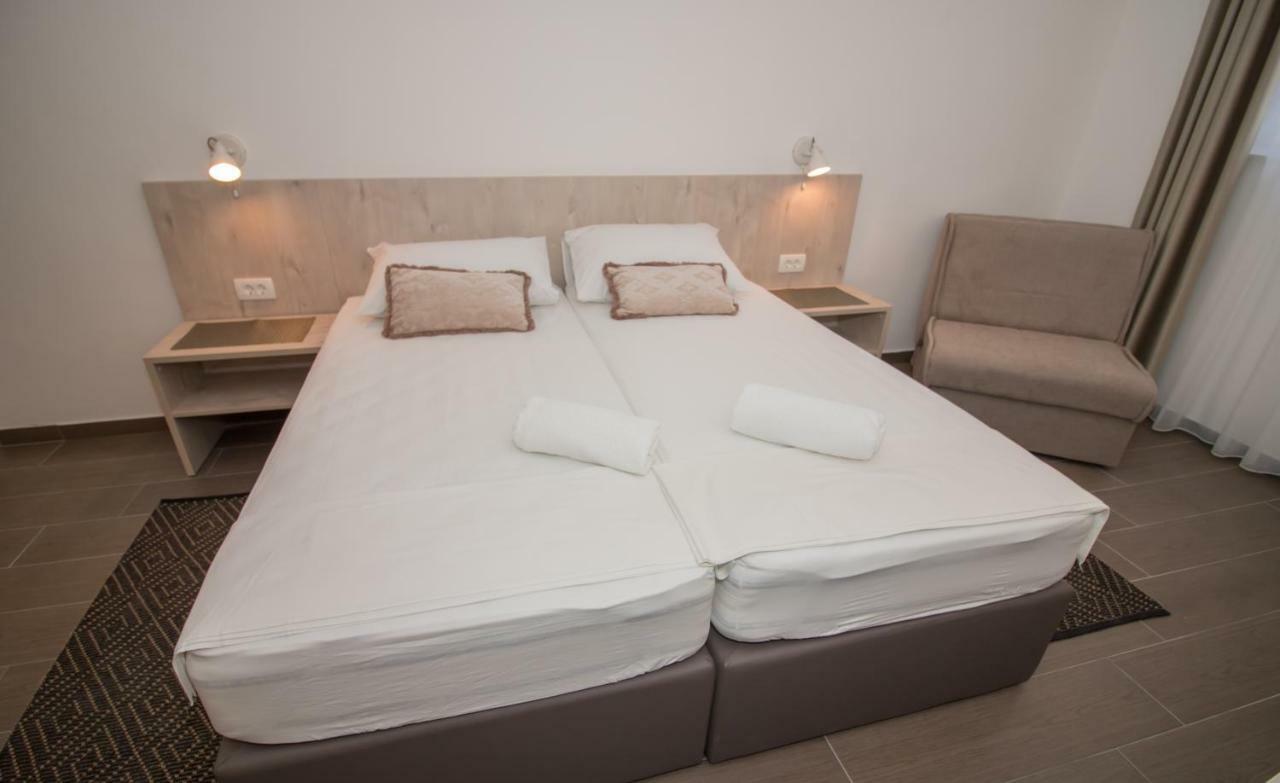 Ninas Apartments Мостар Екстериор снимка